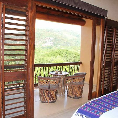 Hotel Casa Don Francisco Ixtapa  Zewnętrze zdjęcie